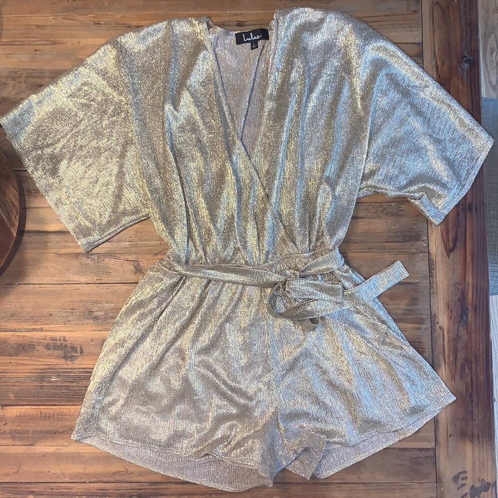 Super cute sparkly lulu Romper
